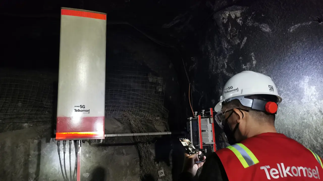 Telkomsel dan PT Freeport Indonesia (PTFI) menghadirkan penerapan 5G Underground Smart Mining pertama di Asia Tenggara (Dok. Telkomsel)