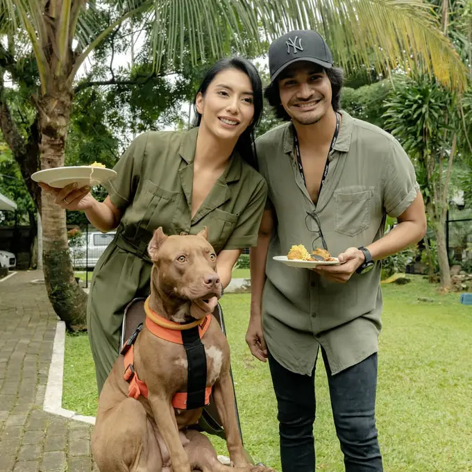 Diterpa Rumor Selingkuh, Ini 7 Potret Kebersamaan Tyas Mirasih dan Tengku Tezi