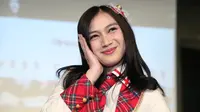 "Di samping umur aku yang sudah 25 tahun, aku mau 26 kan sudah 6,5 tahun di JKT48 juga ngerasa cukup aku berada di grup ini," ujar Melody ditemui di Theater JKT48 di FX Sudirman, Jumat (16/3/2018) dilansir dari Liputan6. (Nurwahyunan/Bintang.com)