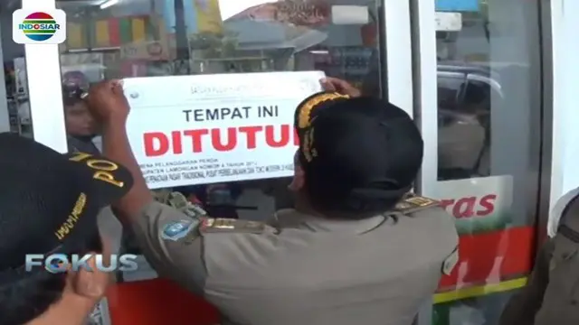 Setelah melakukan penyegelan, Satpol PP Lamongan meminta pemilik minimarket untuk mengurus perizinan ke kantor Pemkab Lamongan.