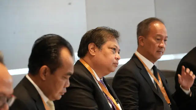 Menteri Koordinator Bidang Perekonomian Airlangga Hartarto bertemu dengan  (Federation of European Sporting Goods Industry) di sela-sela the 10th ASEAN-EU Business Summit yang diselenggarakan di Brussel. (Selasa 13/12/2022). (Dok Kemenko Perekonomian)