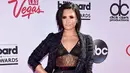 Penyanyi Demi Lovato berpose saat menghadiri acara Billboard Music Awards 2016 di Las Vegas, Nevada, (22/5). Demi Lovato tampil cantik dengan busana seksi yang menerawang . (David Becker / Getty Images / AFP)