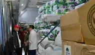 Seskab Teddy Paparkan Perkembangan Pengiriman Bantuan ke NTT