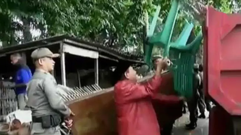 Pemkot Bongkar Bangunan Pedagang Tanaman Hias