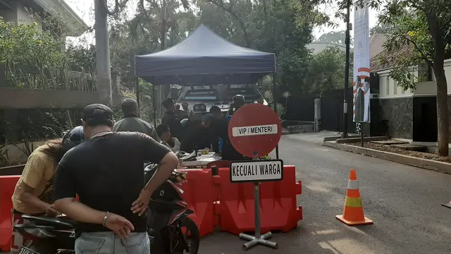 Jalan Situbondo dijaga ketat jelang pelantikan Ma'ruf Amin
