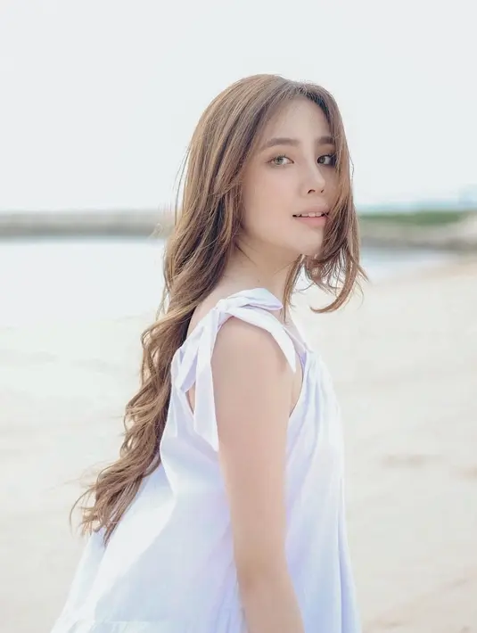 Saat menjadi bintang tamu di Fame Talks di ig live Fimela, Selasa (2/2/2021), Agatha Chelsea mengaku sempat merasakan toxic dalam suatu hubungan, namun hanya dengan teman bukan pada pasangan.  (Instagram/agatha_chelsea)