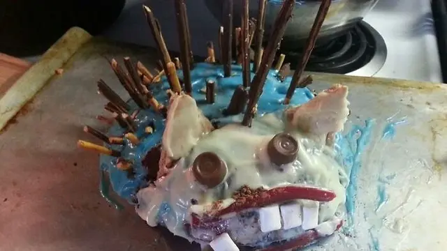 8 Potret Gagal Bikin Kue Bentuk Landak Ini Bikin Geleng Kepala