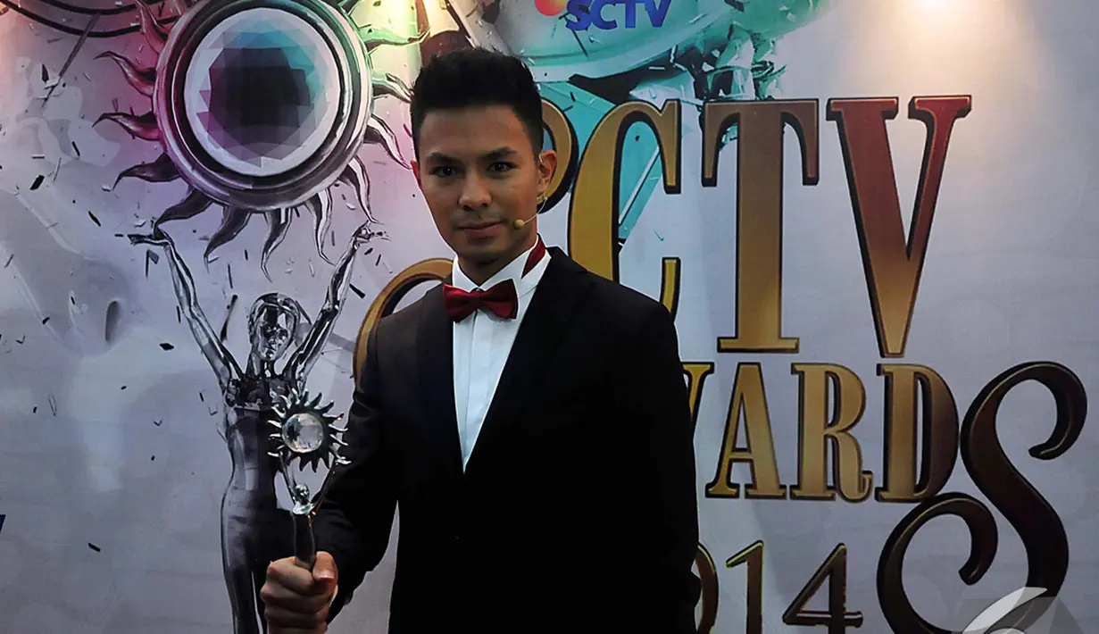 Fero Walandouw raih penghargaan Aktor Pendamping Paling Ngetop di ajang SCTV Awards 2014. Foto diambil pada Sabtu (29/11/2014). (Liputan6.com/Johan Tallo)