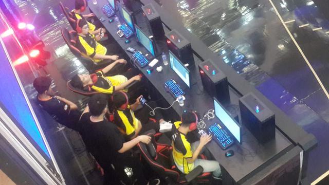 Ilustrasi E-Sports SEACA di Mall Taman Anggrek, Jakarta, pada September 2018.