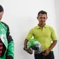 Anang Ma'ruf saat pertama kali kenakan jaket Go-Jek (Ahmad Zaini/Liputan6.com)