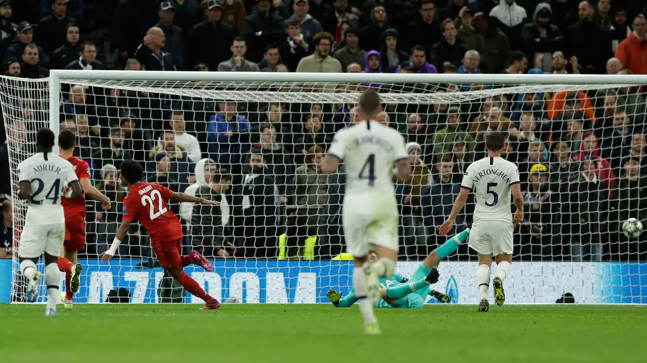 Bayern Munchen Bantai Tottenham 7-2, Serge Gnabry Quatrick