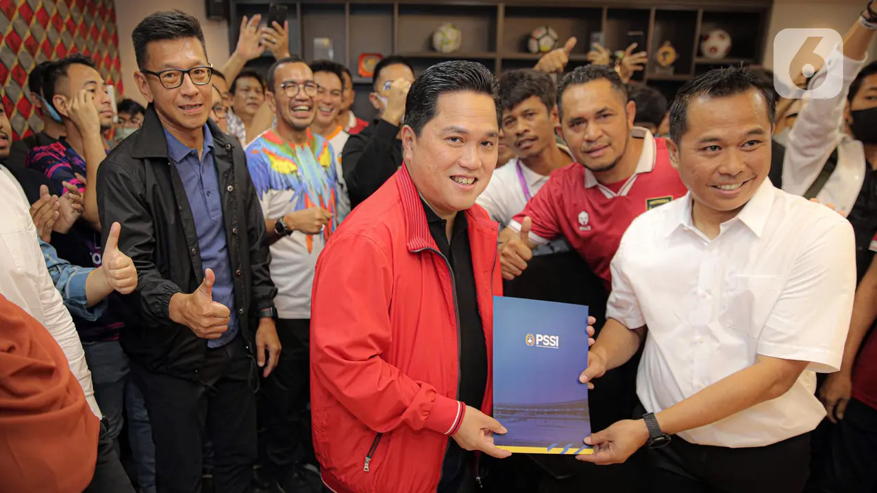 Didampingi Sultan Milenial, Erick Thohir Resmi Daftar Jadi Calon Ketua Umum PSSI