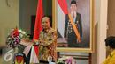 Mohammad Nasir memberikan kata sambutan saat menghadiri penandatangan nota kesepahaman di Kantor KPU, Jakarta, Kamis (30/7/2015). Penandatangan terkait kerjasama verifikasi ijazah dalam rangka Pilkada serentak. (Liputan6.com/Faizal Fanani)