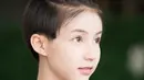 Memiliki bibir tipis, muka yang imut dan kulit putih tak heran membuat Yoshi masuk dalam deretan pria paling cantik di Thailand. (instagram.com/yoshirinrada)