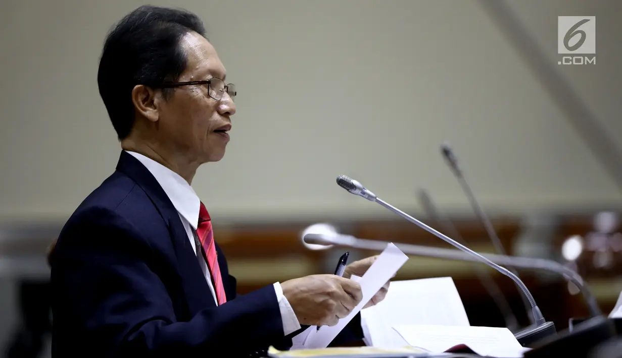 Calon Anggota Hakim Agung Cholidul Azhar mengikuti uji kelayakan dengan Komisi III DPR di Komplek Parlemen, Jakarta, Senin (20/5/2019). Total ada empat calon hakim agung yang akan menjalani proses tersebut yaitu Ridwan Mansyur, Matheus Samiaji, Cholidul Azhar dan Sartono.(Liputan6.com/Johan Tallo)