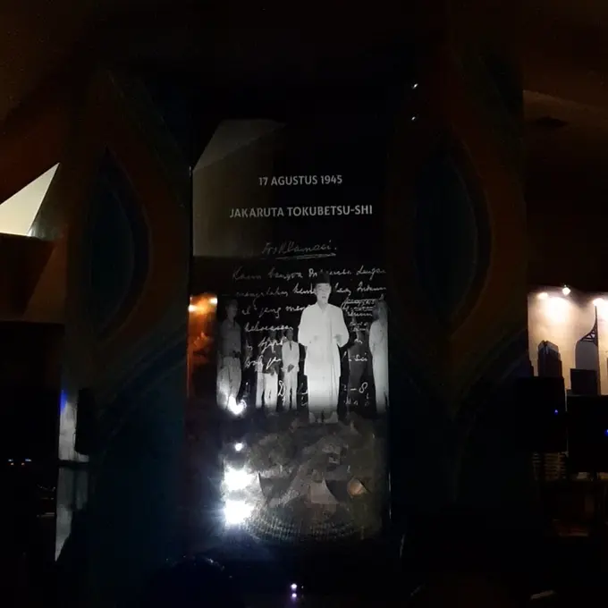 Pameran Hologram di Monas Week