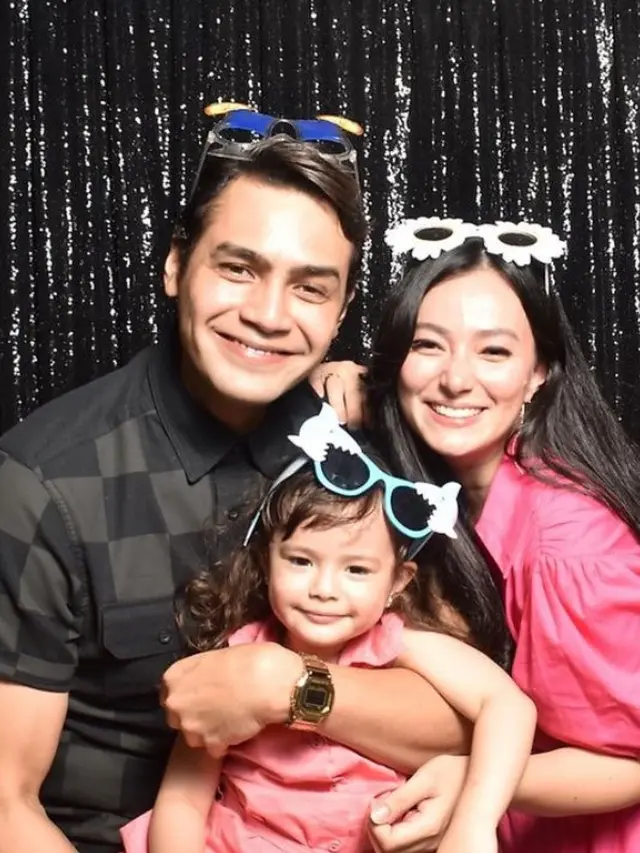 Potret Chloe Emmanuelle dan keluarga (Sumber: Instagram/chloeemmanuellevanwattimena)