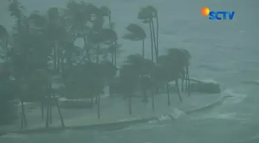 Di Amerika Serikat, badai Irma menghantam negara bagian Florida dengan kecepatan angin mencapai 200 km/jam. 