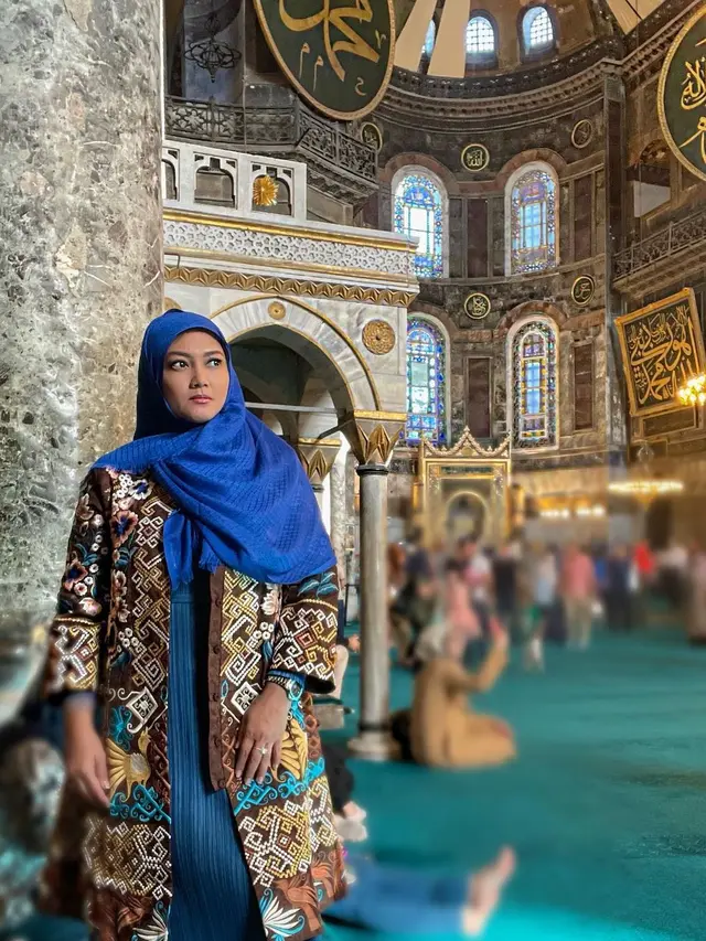 Kunjungi Makam Nabi Ayyub, Ini 7 Potret Liburan Bella Saphira di Turki