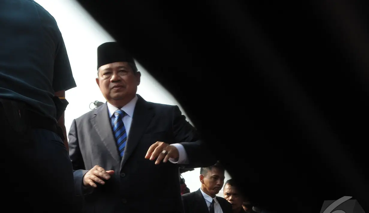 SBY tak bisa menyembunyikan kesedihannya saat akan meninggalkan Istana Negara, Jakarta, Senin (20/10/2014) (Liputan6.com/Herman Zakharia)