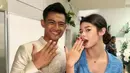 Saat momen pernikahan Arhan dan Azizah Salsha, Mario Theodore juga hadir jadi bridesmaid. Ia tampak antusias saat hadiri nikahan sahabatnya, Azizah Salsha. Momen bersama Arhan ini berhasil curi perhatian. (Liputan6.com/IG/mariatheodoree)