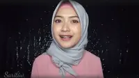 Ingin tampil simpel dan elegan? Yuk coba 7 gaya hijab ini.