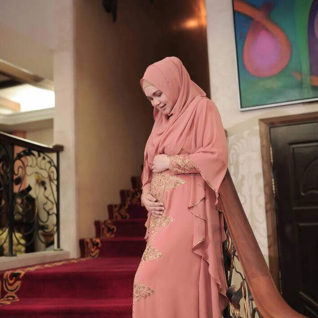 Siti Nurhaliza setelah mengumumkan kehamilannya. (Instagram - @ctdk)