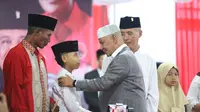 Anggota DPR RI Said Abdullah saat mengikuti rangkaian malam Nuzulul Quran bersama anak yatim di kantor DPD PDIP Jatim. (Ist)