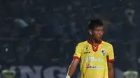 Pemain Sriwijaya FC, Syaiful Indra Cahya saat memperkuat timnya pada turnamen Piala Presiden di Stadion Gelora Bung Karno, Jakarta (18/3/2015). (Bola.com/Nicklas Hanoatubun)