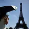 Menara Eiffel Ditutup Buntut Protes Perlakuan terhadap Pekerja Perempuan