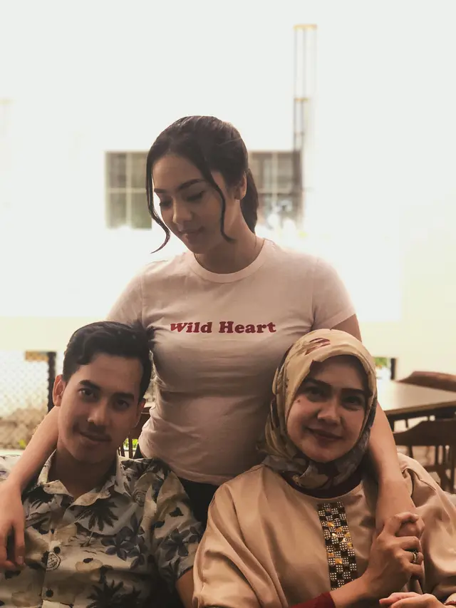 Potret Ibu Anya Geraldine, Sosok Anggun dan Penuh Kasih yang Selalu Jadi Inspirasi Putrinya