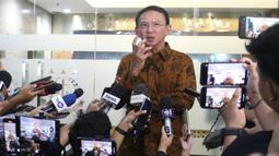 Diketahui, Ahok pada hari ini Kamis (13/3/2025) diperiksa bersama beberapa saksi lainnya selama hampir 10 jam di Gedung Kejagung. (merdeka.com/Arie Basuki)