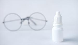 Ilustrasi obat tetes mata. (Photo by Towfiqu barbhuiya on Unsplash)