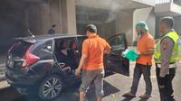 Mobil tempat mahasiswi Unair ditemukan dalam kondisi tewas. (Istimewa)