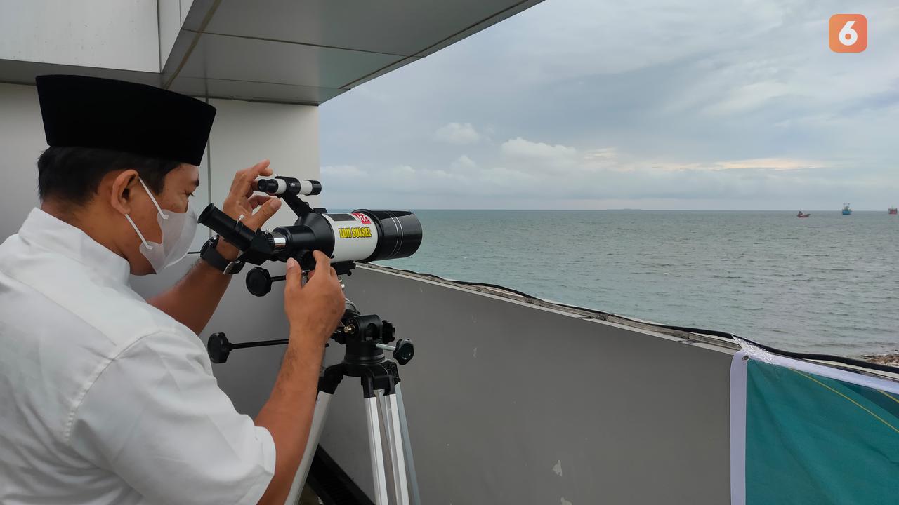 Pemantauan hilal di Makassar (Liputan6.com/Fauzan)