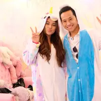 Rabbani Zaki tampaknya tidak pernah absen dalam setiap acara keluarga Aurel Hermansyah. Salah satunya adalah saat Arsy merayakan ulang tahun. (Foto: instagram.com/rabbanizaki)