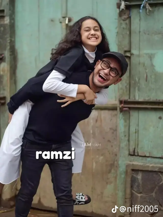 8 Potret Artis dan Seleb Ganteng Bareng Anak Gadisnya, Putri Vicky Prasetyo Cantik Banget