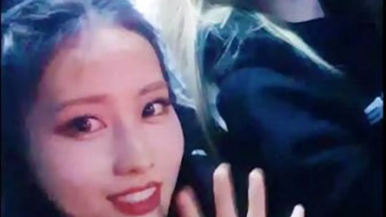 Momo dan Dahyun Twice (Foto: V Live)