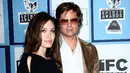 Jolie dan Pitt tak hanya membayar John sebagai hakim pribadi, namun keduanya juga harus mengeluarkan biaya tinggi untuk membayar pengacara mereka masing-masing. Kelly pun juga mengatakan kisaran harga para pengacara papan atas. (AFP/Bintang.com)