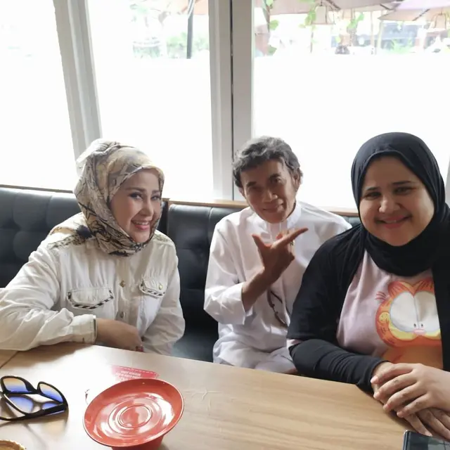 Rhoma Irama – Elvy Sukaesih (Foto: Instagram/@elvy_sukaesih)