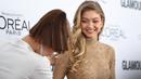 Model Gigi Hadid memeriahkan karpet merah acara tahunan Glamour Women Of The Year 2017 di Brooklyn, New York, Senin (13/11). Gigi, telah dinobatkan sebagai salah satu Women Of The Year di sebuah majalah setempat. (AFP PHOTO / ANGELA WEISS)