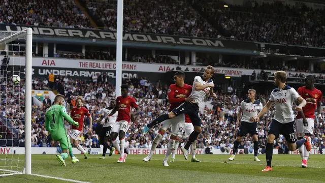 Manchester United Tumbang di White Hart Lane