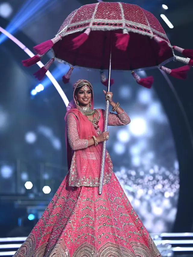 7 Pesona Harnaaz Sandhu, Wakil India yang Jadi Miss Universe 2021
