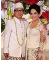 Presenter dan pemeran beberapa film Jenny Cortez (29) resmi dipersunting Tomy Adrianto (36). Akad  nikah digelar dikediaman Jenny di Kawasan Merunda, Bekasi, Minggu (1/5). (Instagram/@jennycortez_dj)