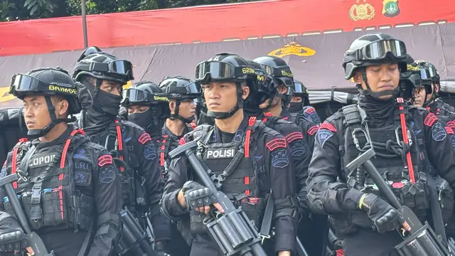 Polda Metro Jaya bersama TNI menggelar patroli skala besar di sekitar kawasan Jakarta, Senin (1/9/2025) (Liputan6.com/Ady Anugrahadi)