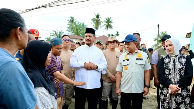 Kasatgas Tito Tinjau Pembersihan Lumpur di Aceh Tamiang, Praja IPDN Dikerahkan Pulihkan Permukiman