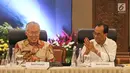 Menteri Perdagangan Enggartiasto Lukita dan Menhub Budi Karya Sumadi saat akan mengikuti Rakor di Gedung BI, Jakarta, Rabu (4/9/2019). Rakor Pemerintah, Pemerintah Daerah, dan BI membahas Pengembangan Industri Manufaktur untuk meningkatkan pertumbuhan ekonomi. (Liputan6.com/Angga Yuniar)