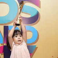 Putri dari Gading Marten dan Gisella Anastasia, Gempita menyabet gelar Kids Seleb Kesayangan di ajang Mom & Kids Awards 2017. (Bambang E. Ros/Bintang.com)