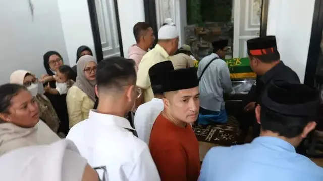 Potret Lemas Suami Mpok Alpa