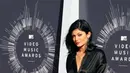  Kylie Jenner tidak pernah ragu-ragu untuk memamerkan asetnya. Bintang Keeping Up with the Kardashians itu memamerkan bokongnya dalam balutan celana pendek jeans sobek. (Bintang/EPA)